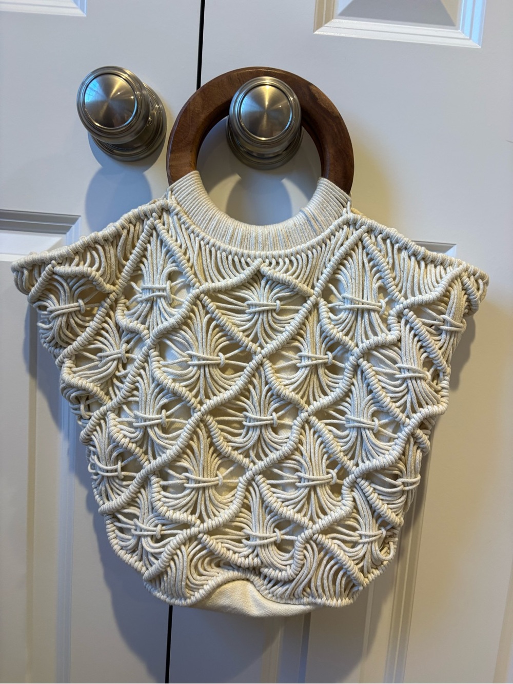 Anthropologie Shiraleah Macrame Handbag with Wooden Handles - Picture 4 of 10